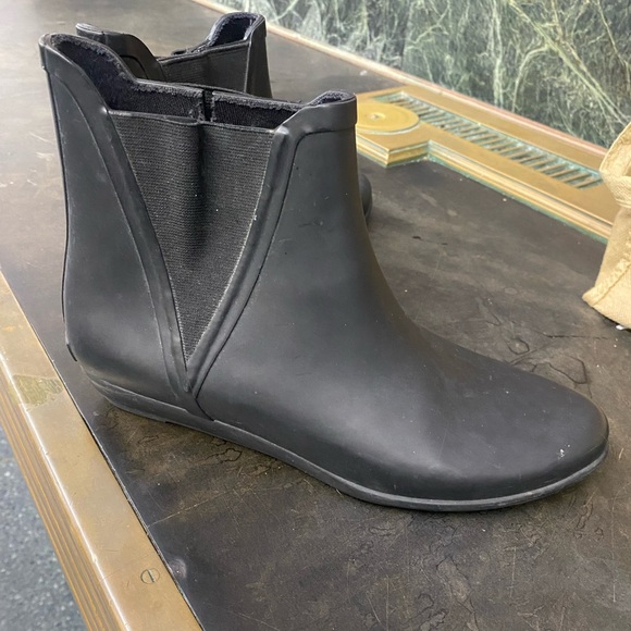 LOEFFLER RANDALL CHELSEA BLACK RAIN ANKLE RUBBER  Boots SOFT COMFY STYLISH LUX